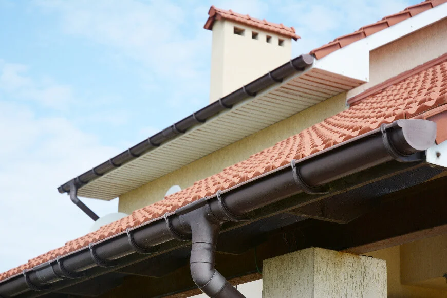 Choosing the Right Seamless Gutter Style for Your Dallas Home