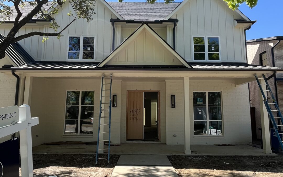 How Dallas Rain Gutter Installation Companies Handle North Texas Storm Season
